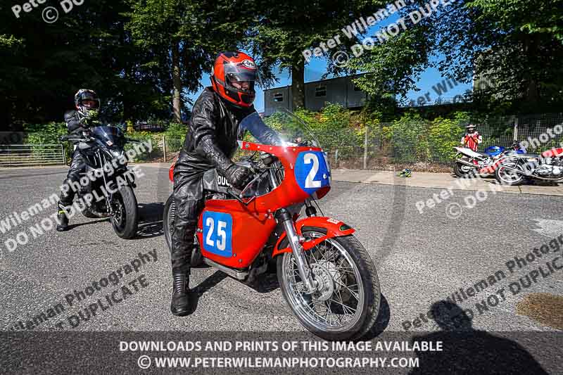 Vintage motorcycle club;eventdigitalimages;mallory park;mallory park trackday photographs;no limits trackdays;peter wileman photography;trackday digital images;trackday photos;vmcc festival 1000 bikes photographs